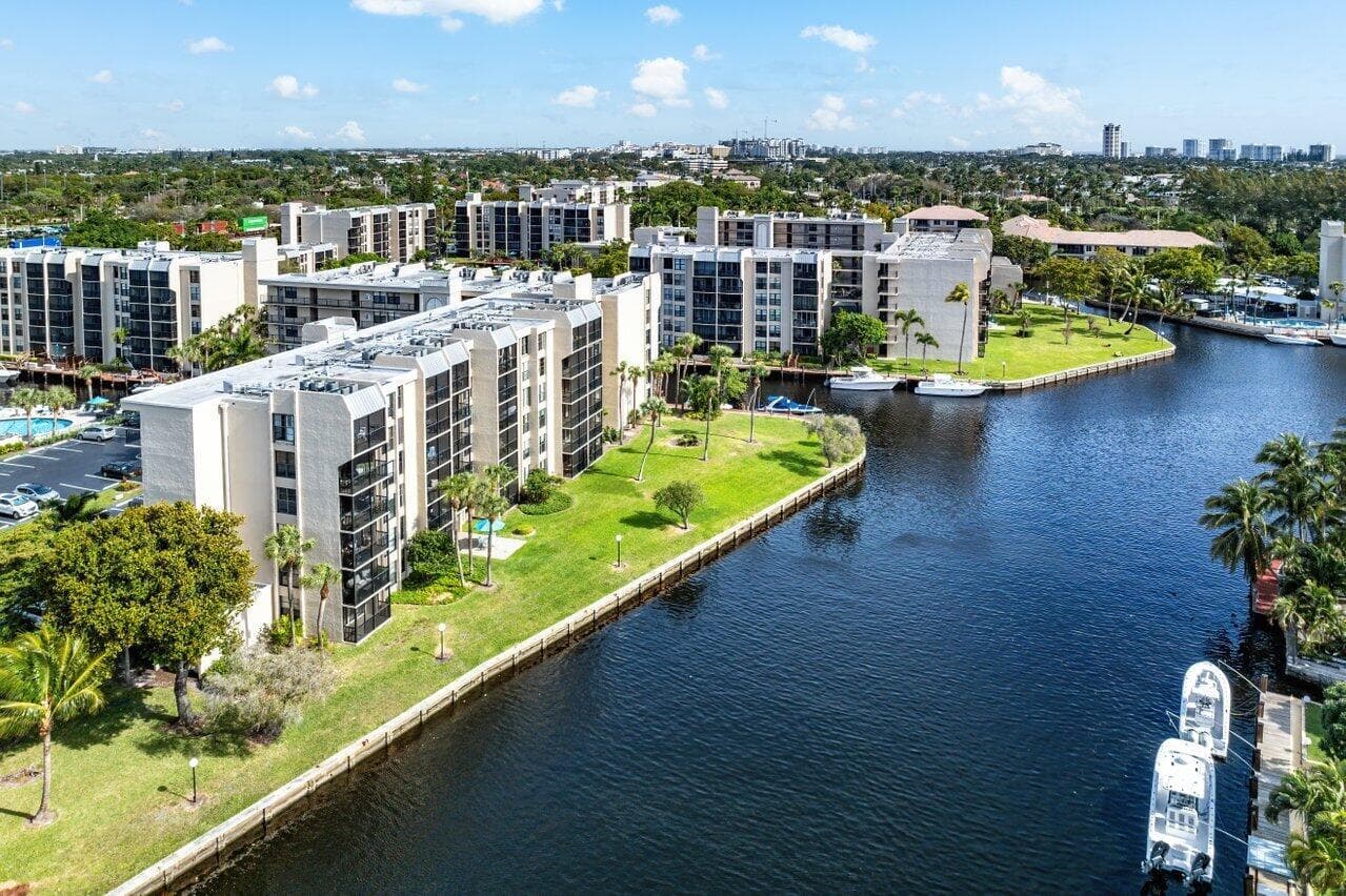 13 Royal Palm Way 602 photo 2