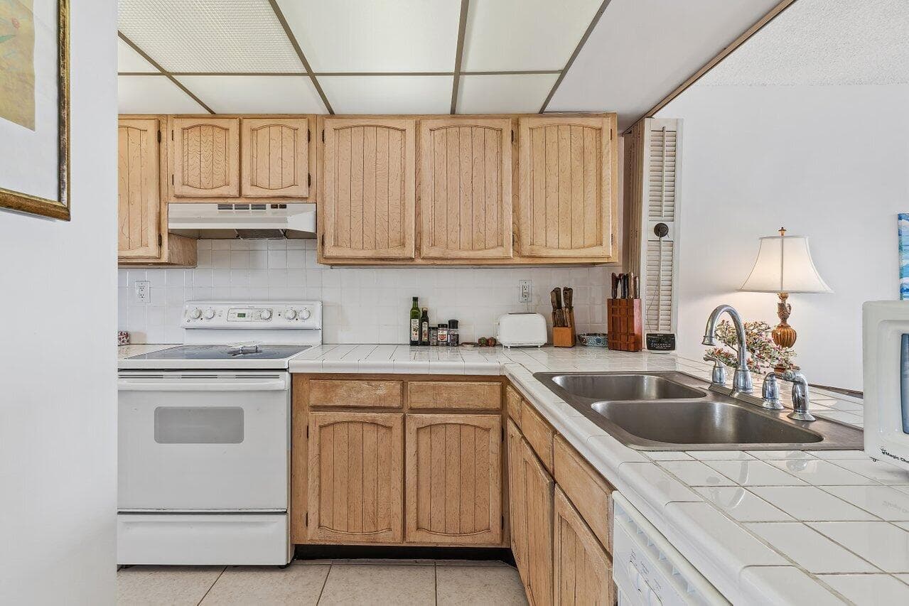 13 Royal Palm Way 602 photo 6