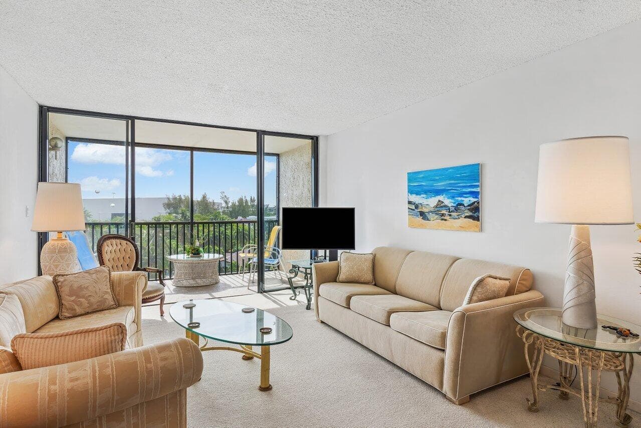 13 Royal Palm Way 602 photo 12