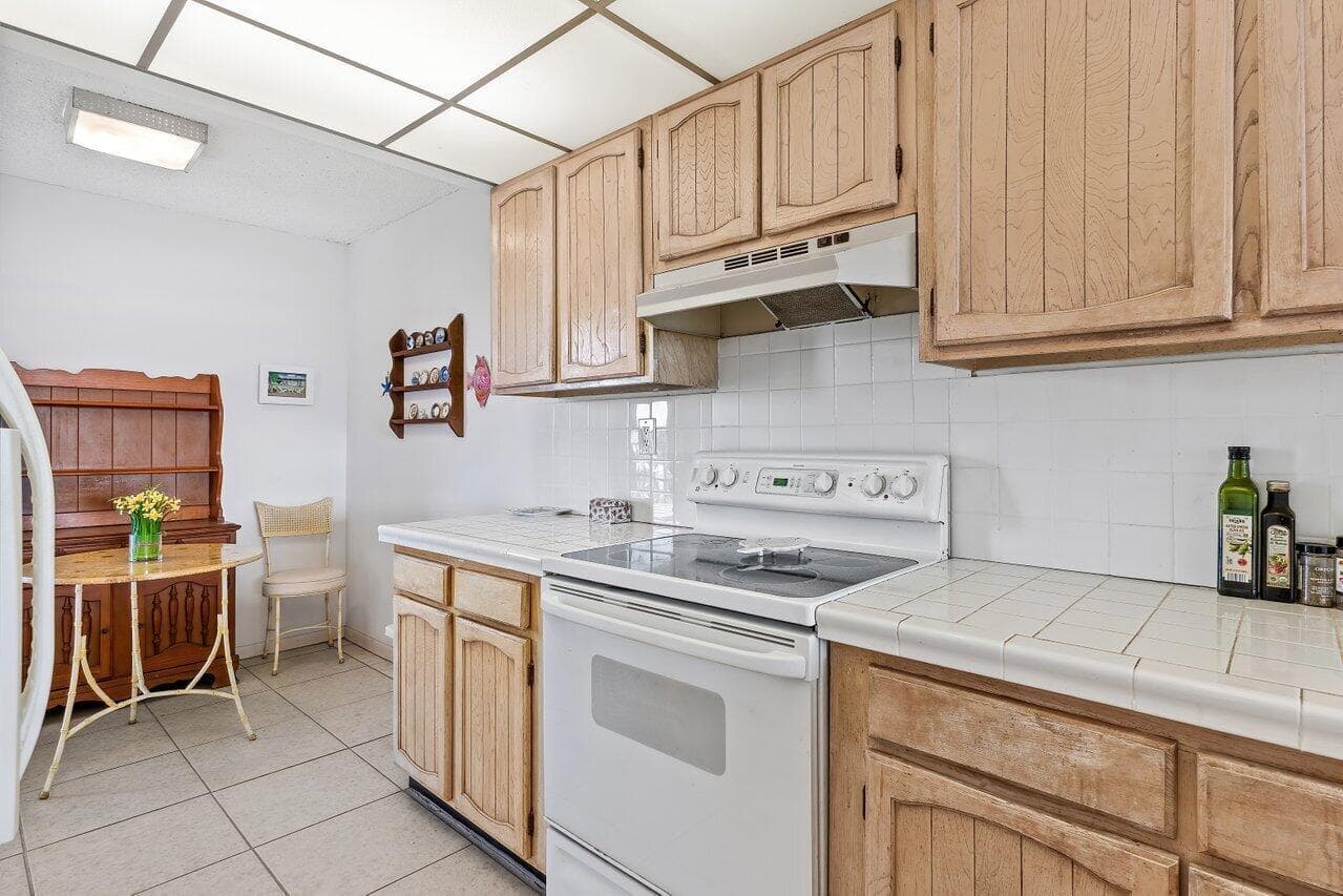 13 Royal Palm Way 602 photo 7
