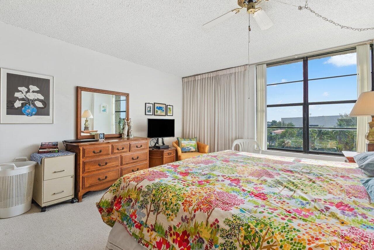 13 Royal Palm Way 602 photo 18