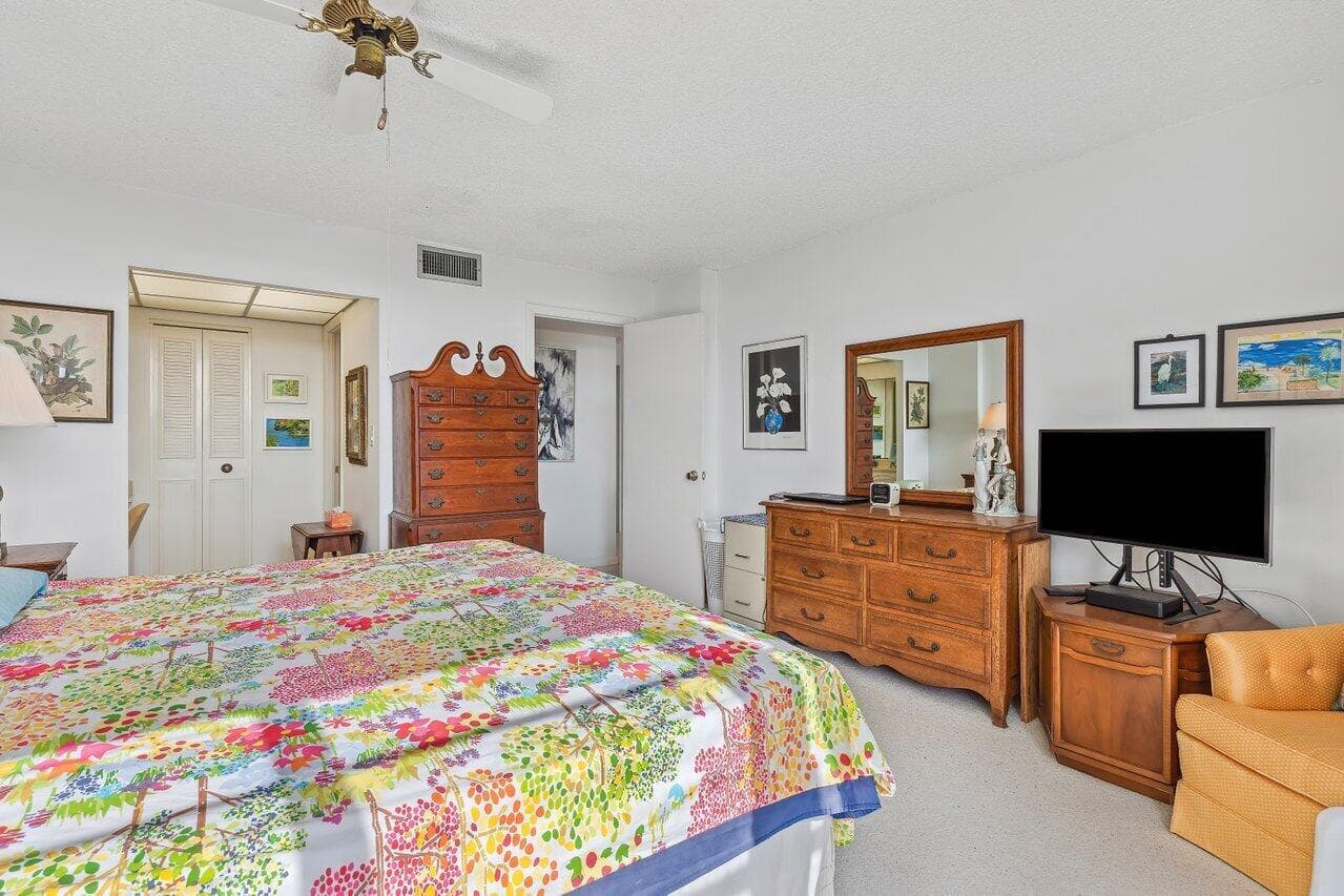 13 Royal Palm Way 602 photo 19