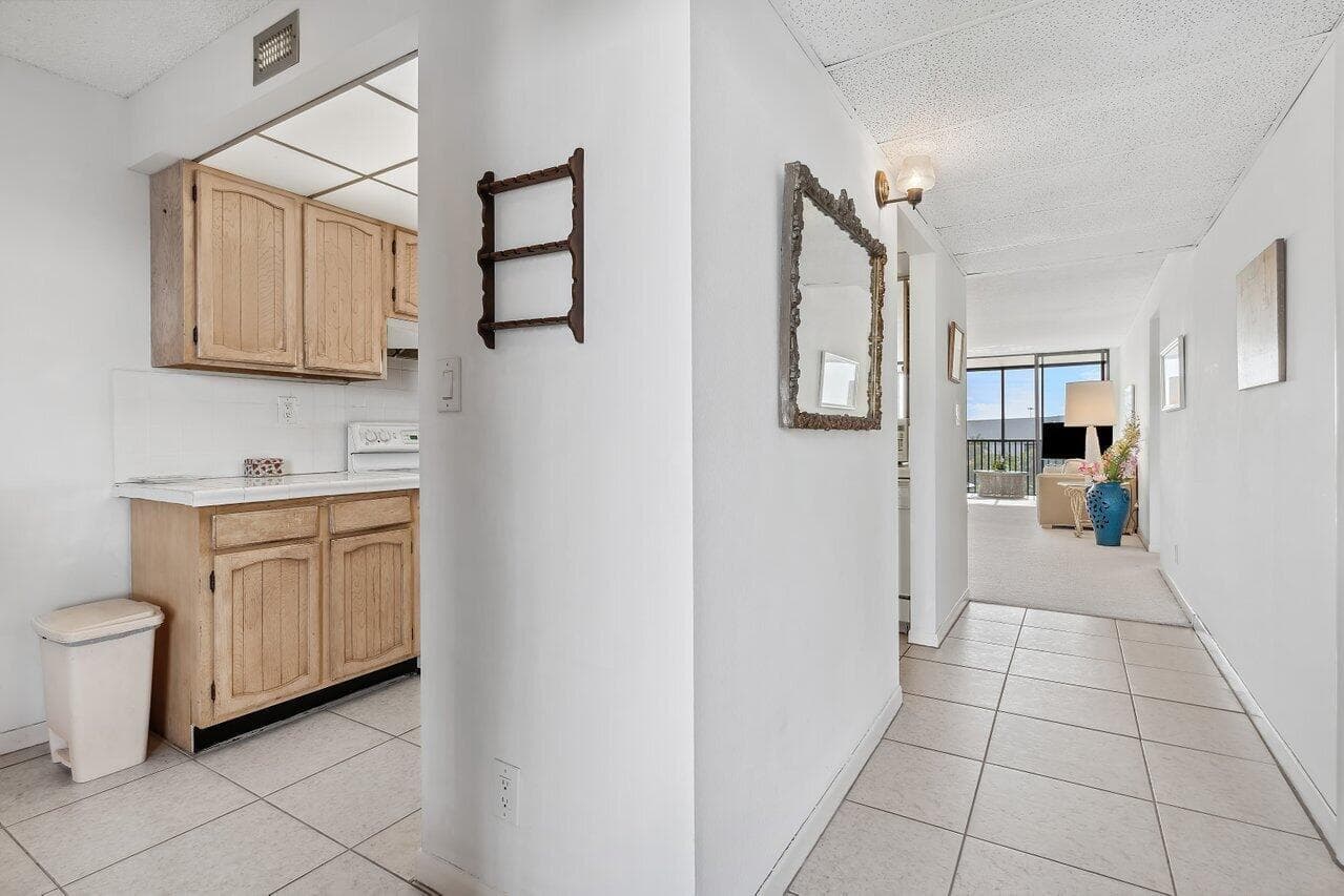 13 Royal Palm Way 602 photo 4