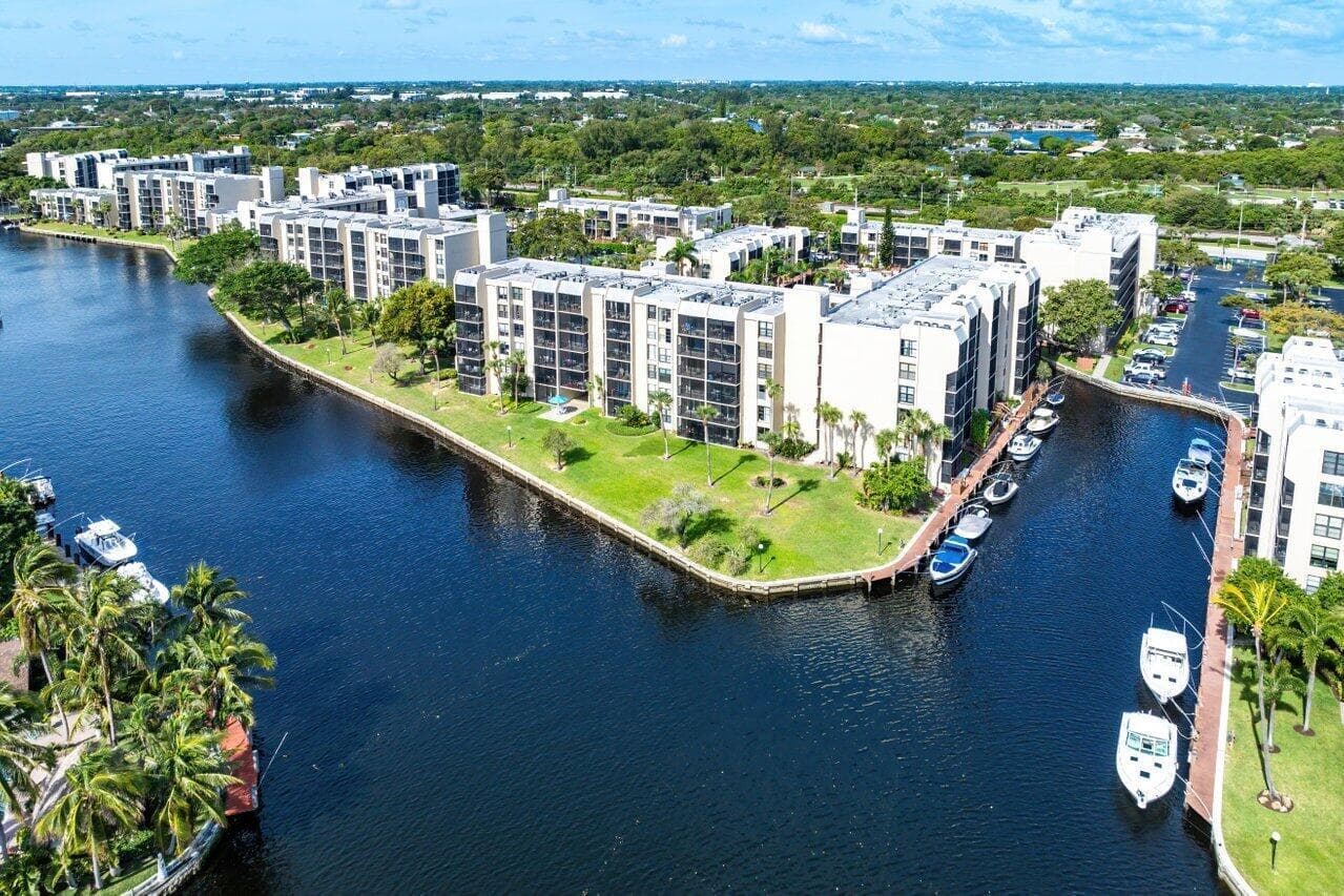 13 Royal Palm Way 602 photo 25