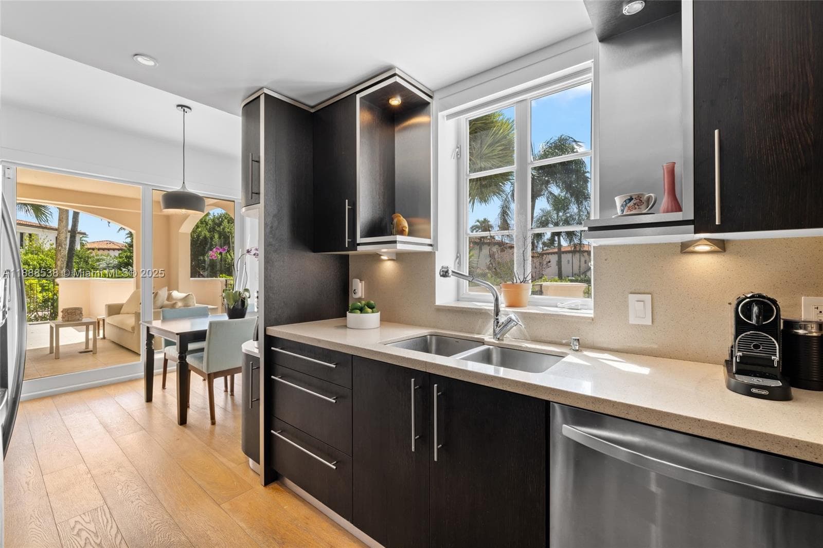 19216 Fisher Island Dr 19216 photo 13