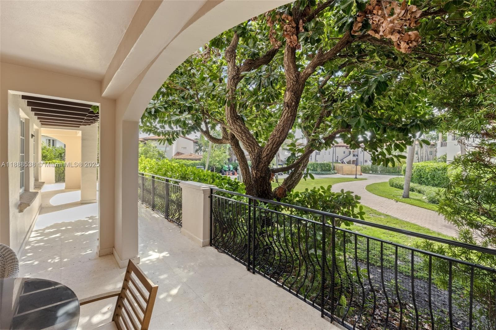 19216 Fisher Island Dr 19216 photo 24
