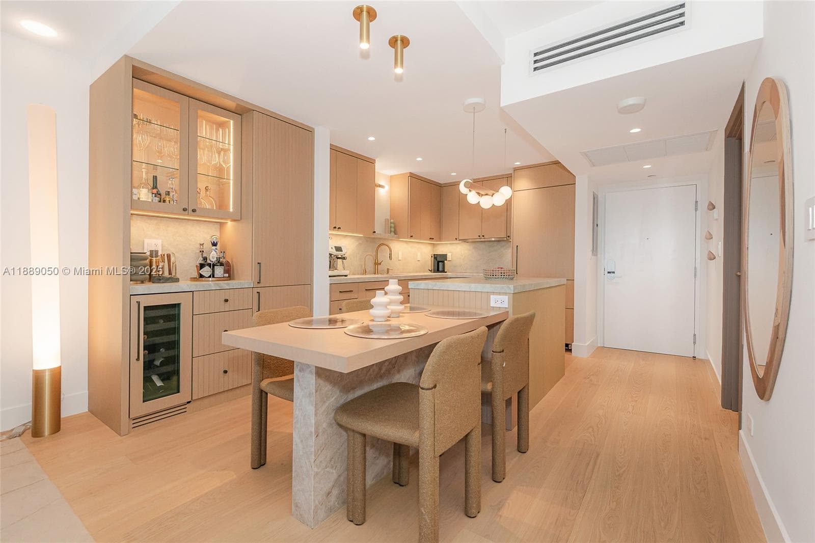 2301 Collins Ave 1527 photo 19