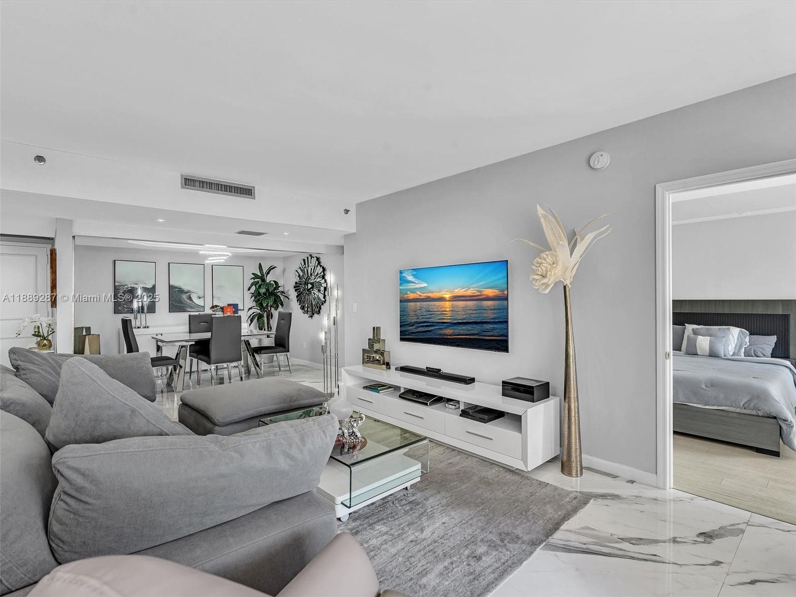 20191 E Country Club Dr 511 photo 8