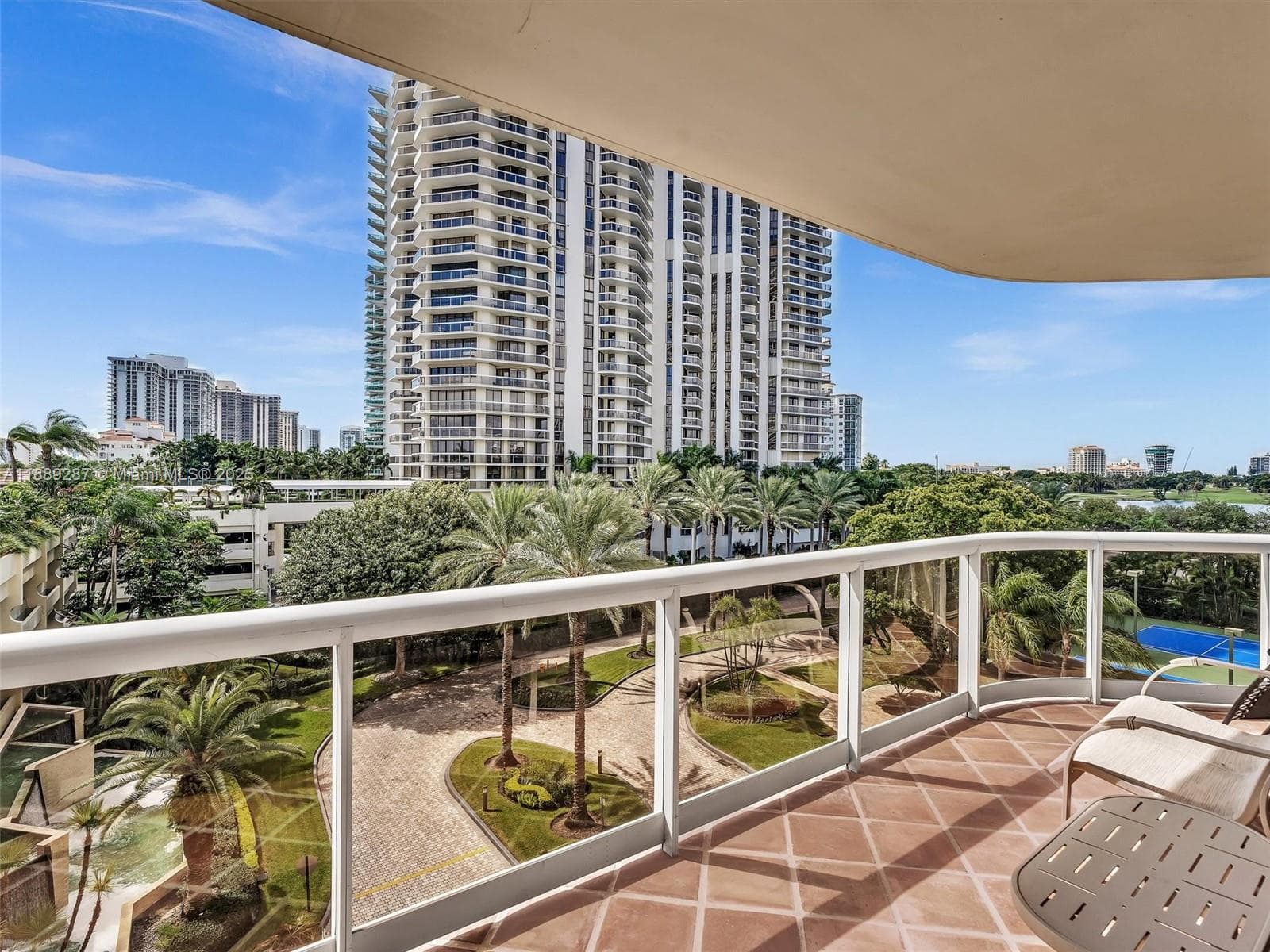 20191 E Country Club Dr 511 photo 25