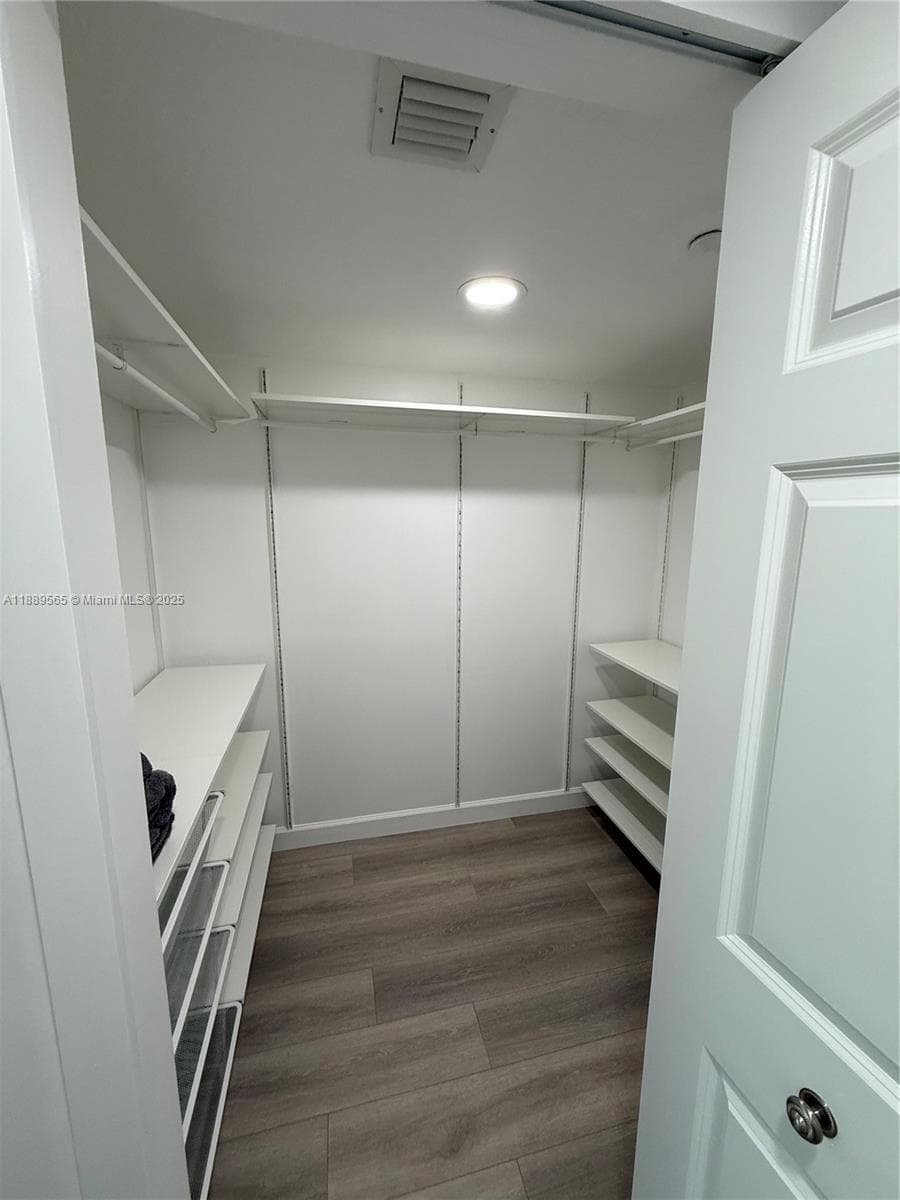 201 Golden Isles Dr 302 photo 17