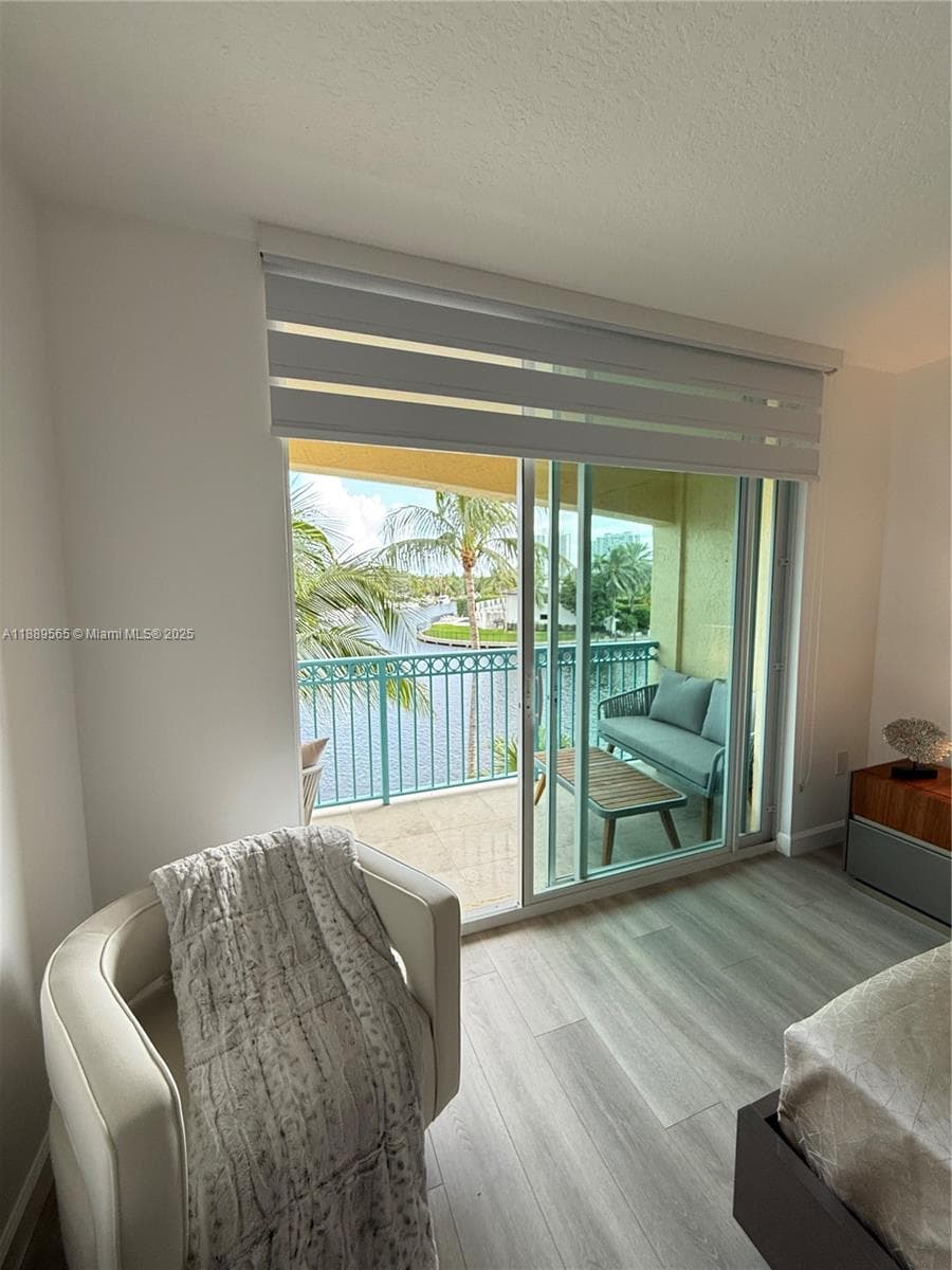 201 Golden Isles Dr 302 photo 10