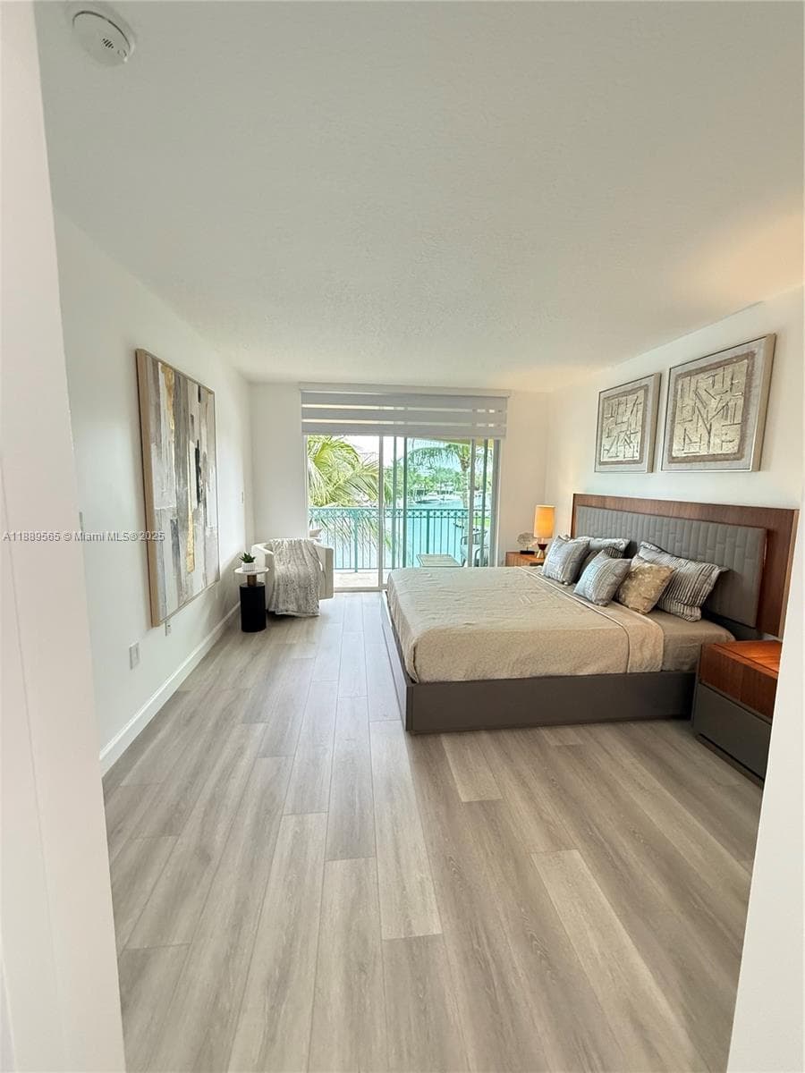201 Golden Isles Dr 302 photo 8