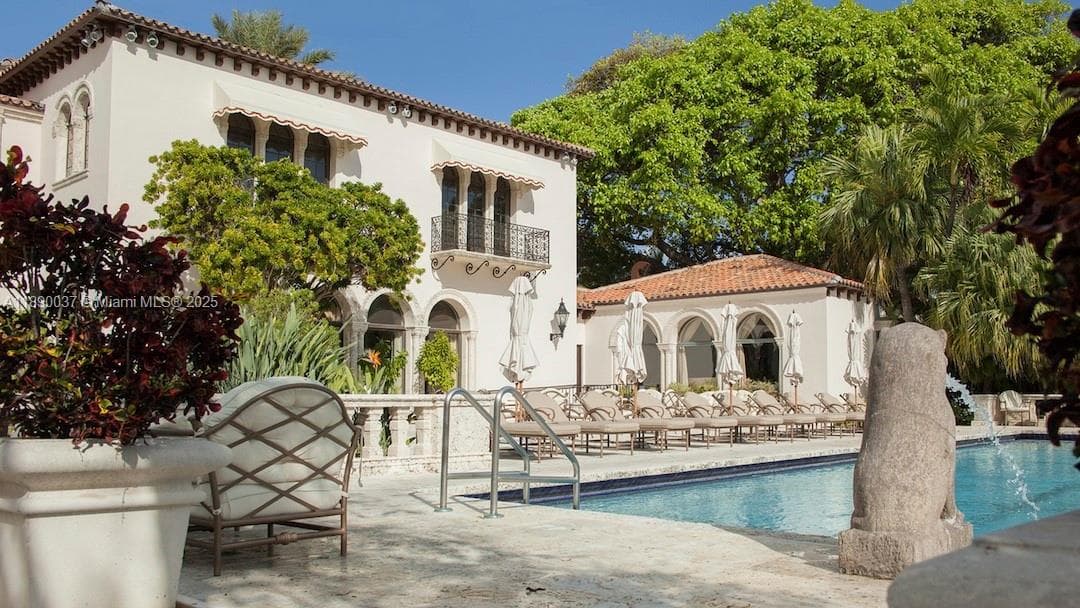 1005 Fisher Island Drive photo 20