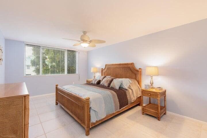 110 Half Moon Circle E2 photo 3