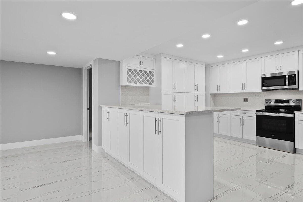 3040 Lake Shore Drive 101 photo 3