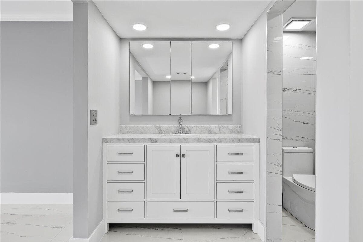 3040 Lake Shore Drive 101 photo 19