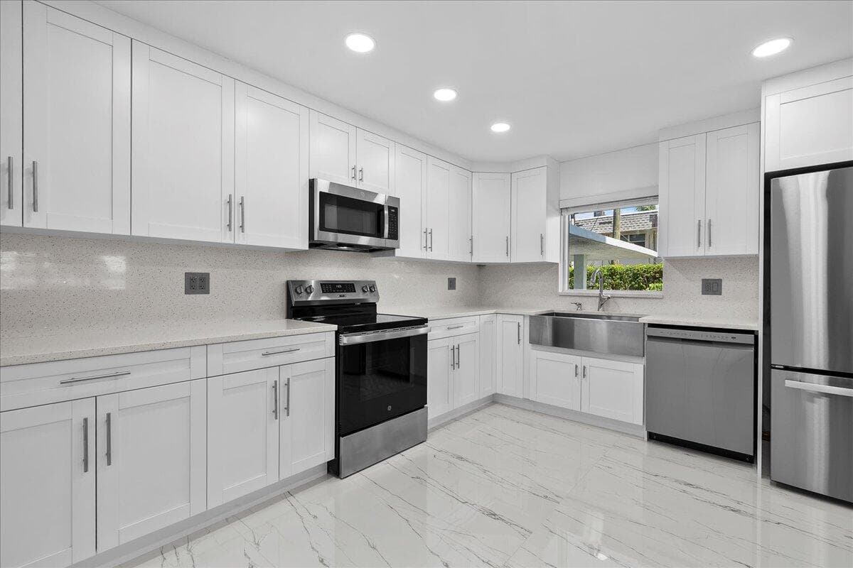3040 Lake Shore Drive 101 photo 4