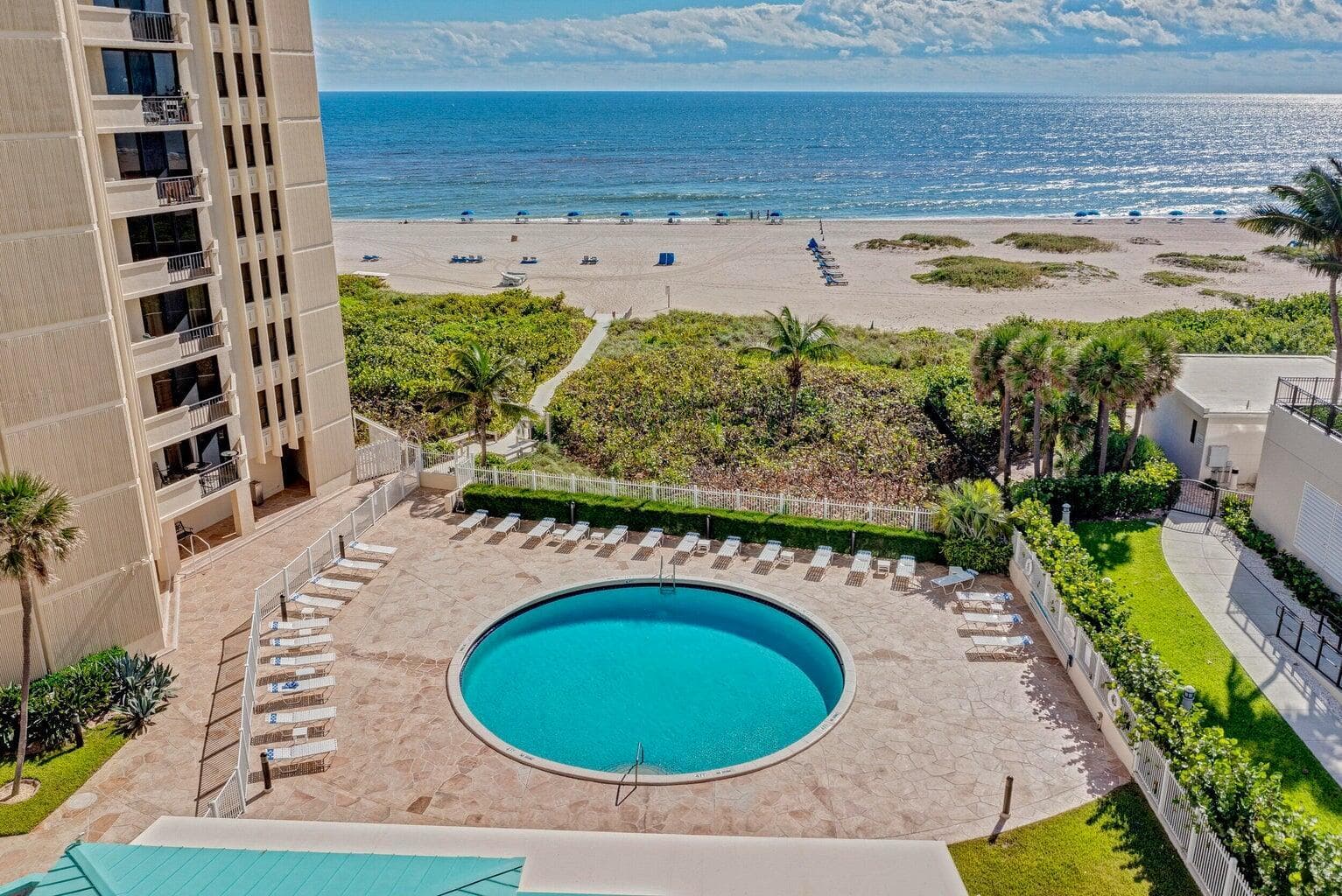 2800 N Ocean Drive B - 6d photo 4