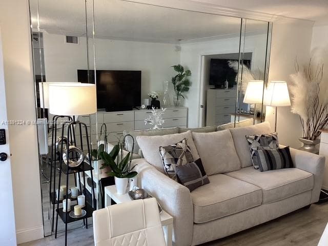 3133 S Ocean Dr 118 photo 9