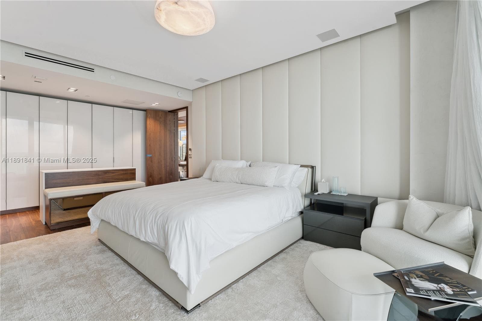 16901 Collins Ave 805 photo 12