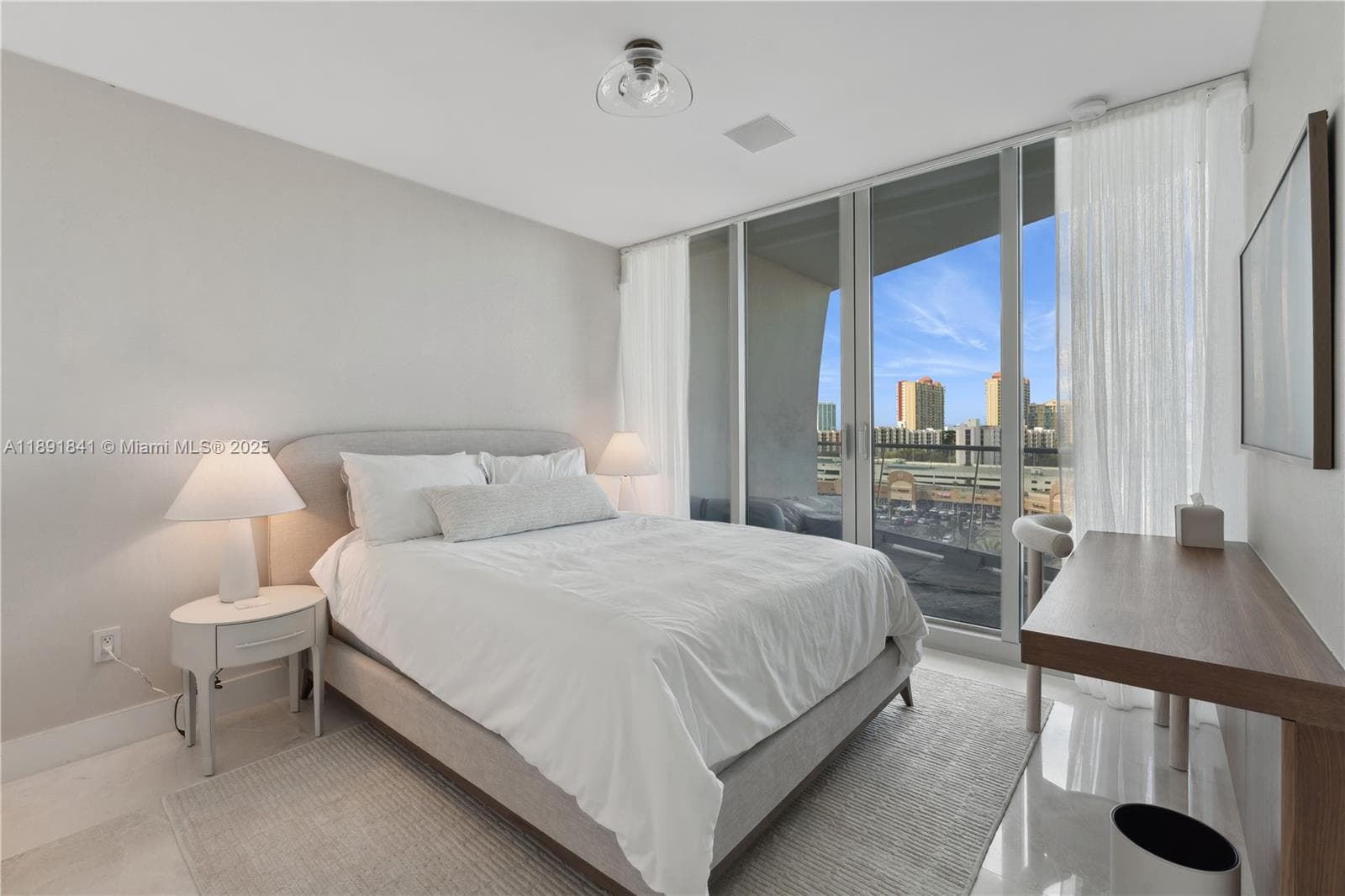 16901 Collins Ave 805 photo 20