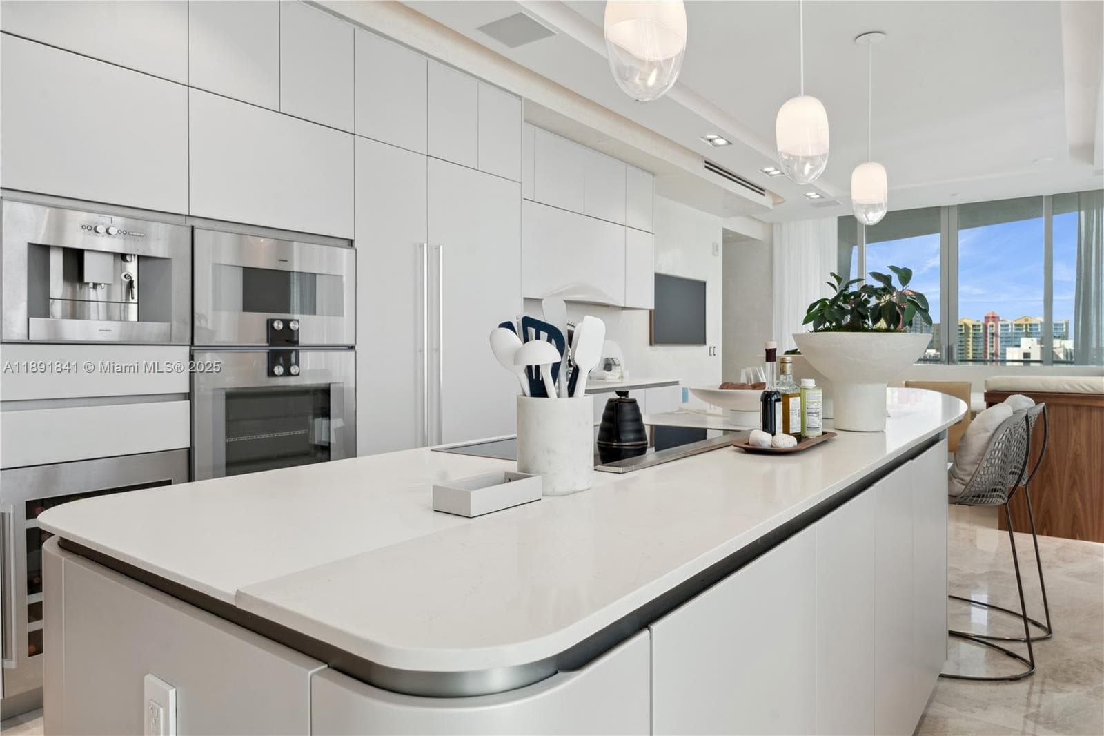 16901 Collins Ave 805 photo 9