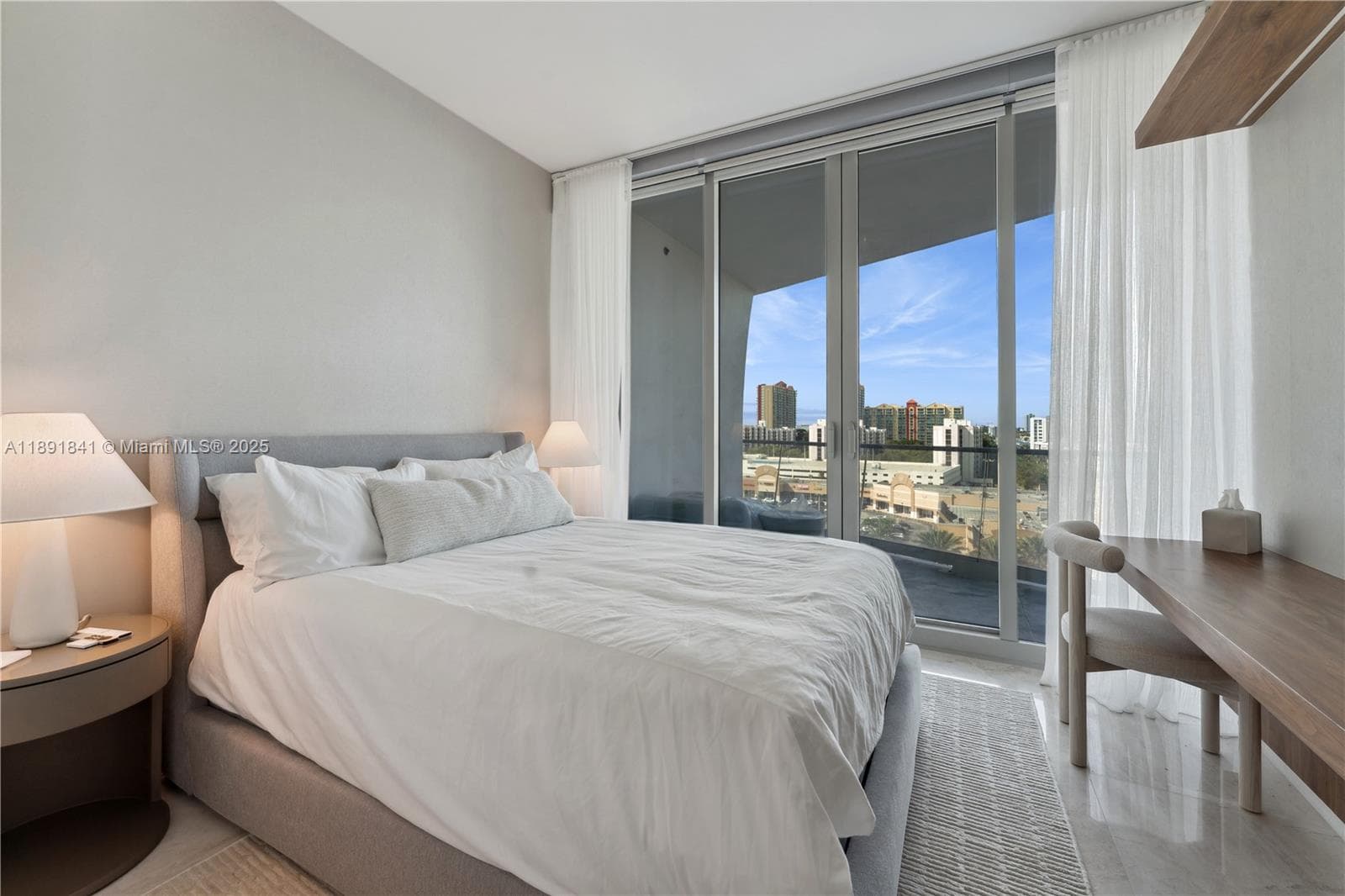 16901 Collins Ave 805 photo 21