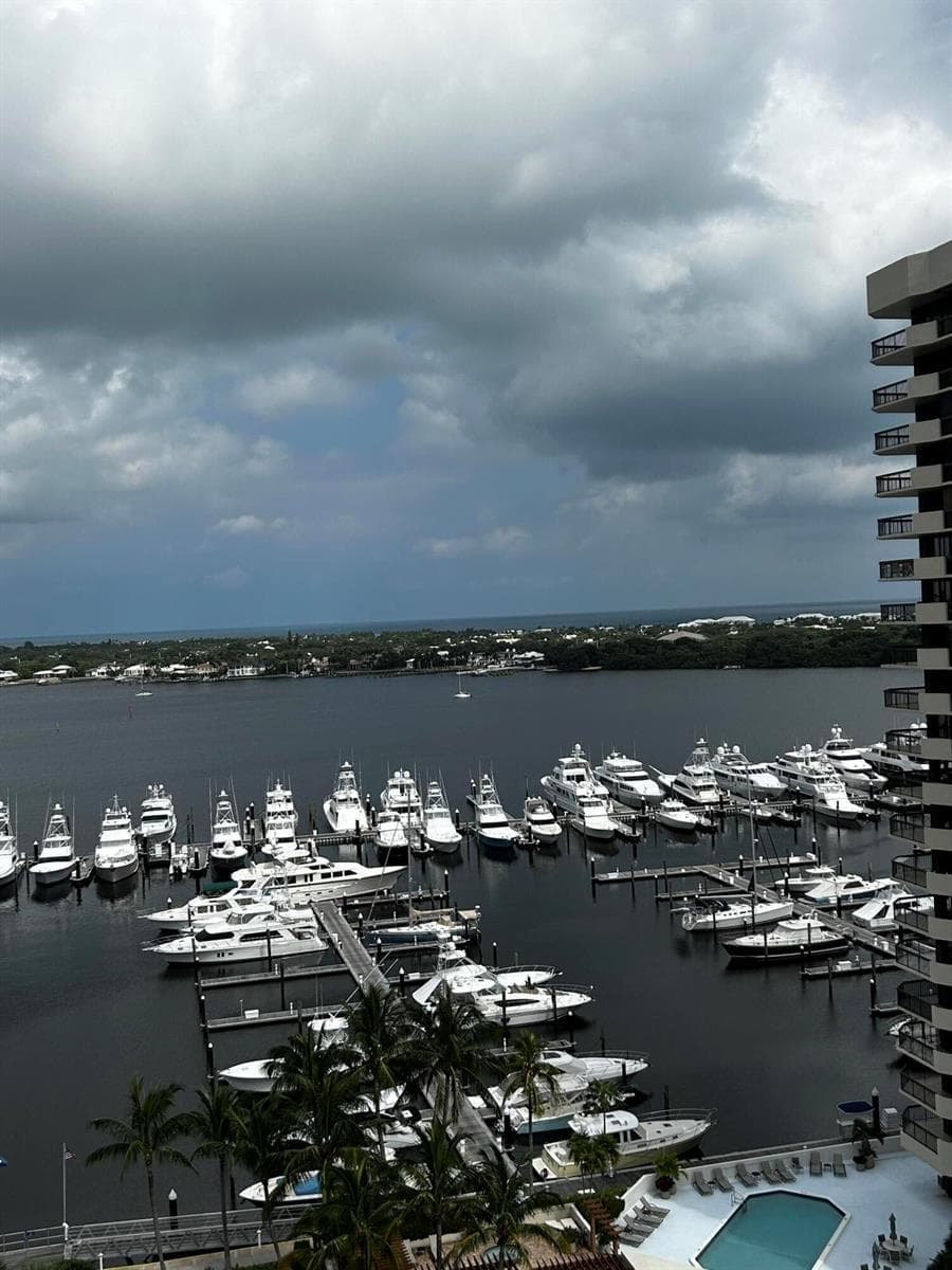108 Lakeshore Drive 338 photo 5