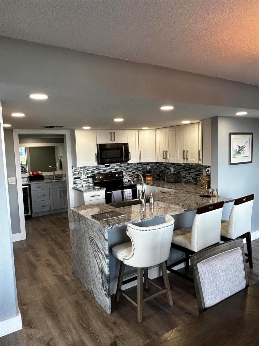 108 Lakeshore Drive 338 photo 14