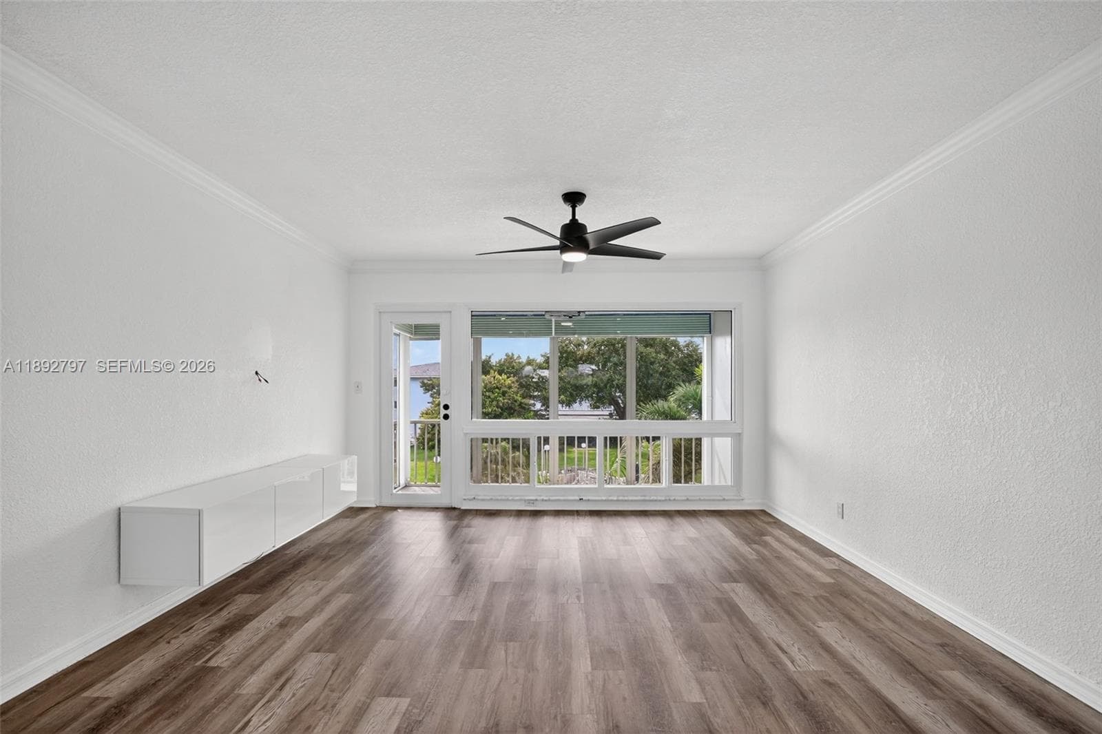 900 SW 12th St 305 photo 20