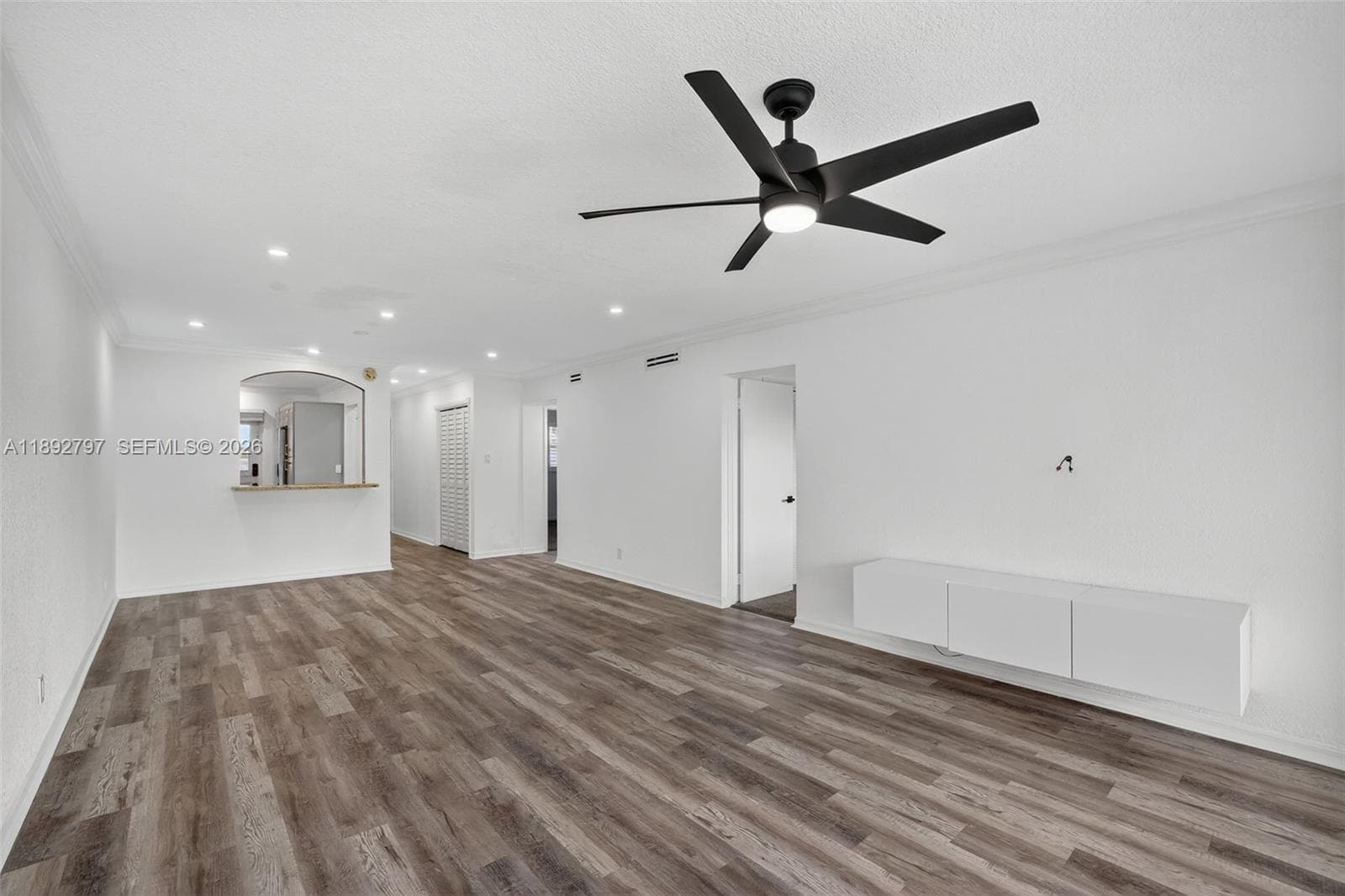 900 SW 12th St 305 photo 25