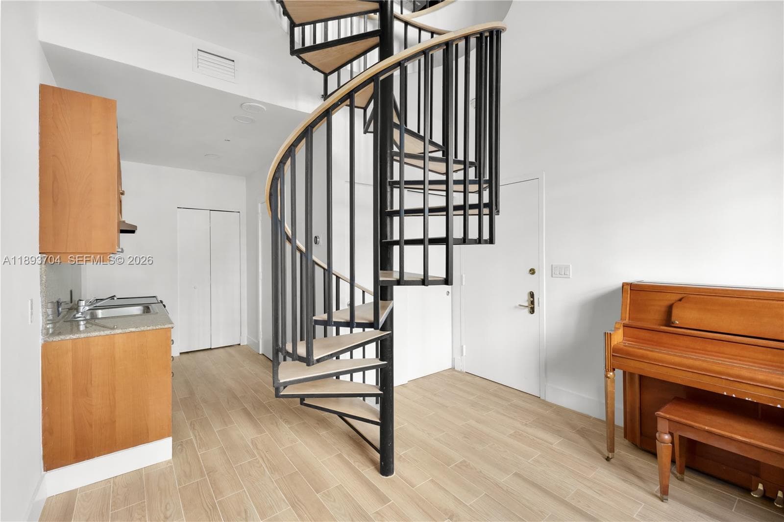 20165 NE 39th Pl 303 & 204 photo 16