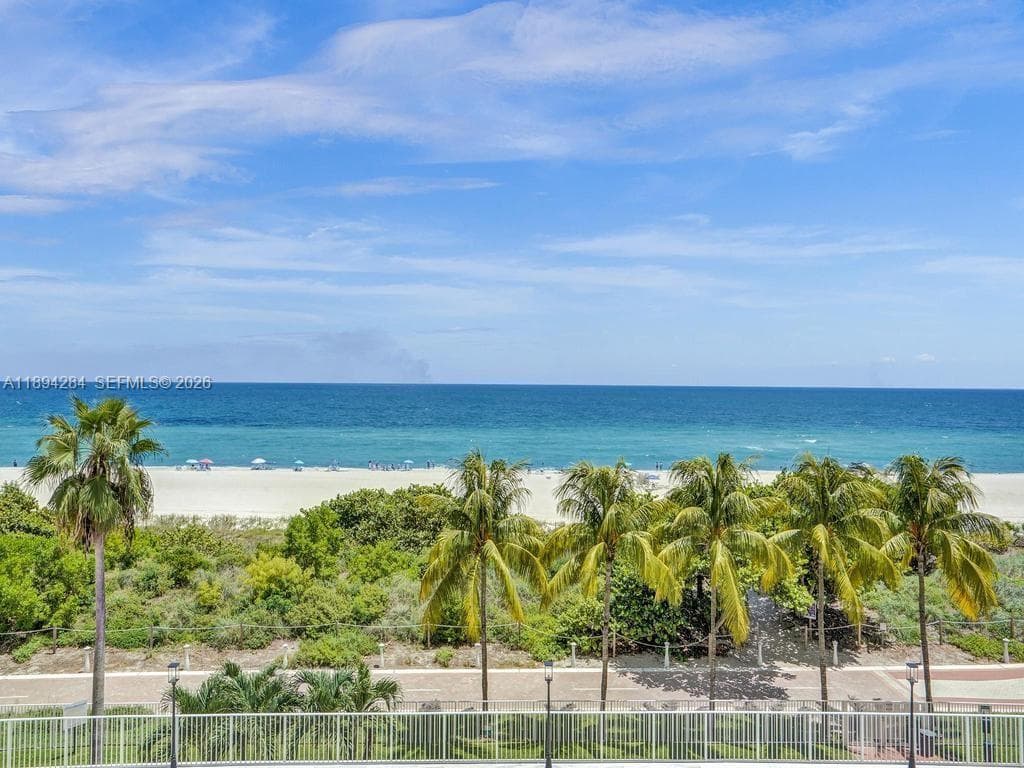 5601 Collins Ave 504 photo 3