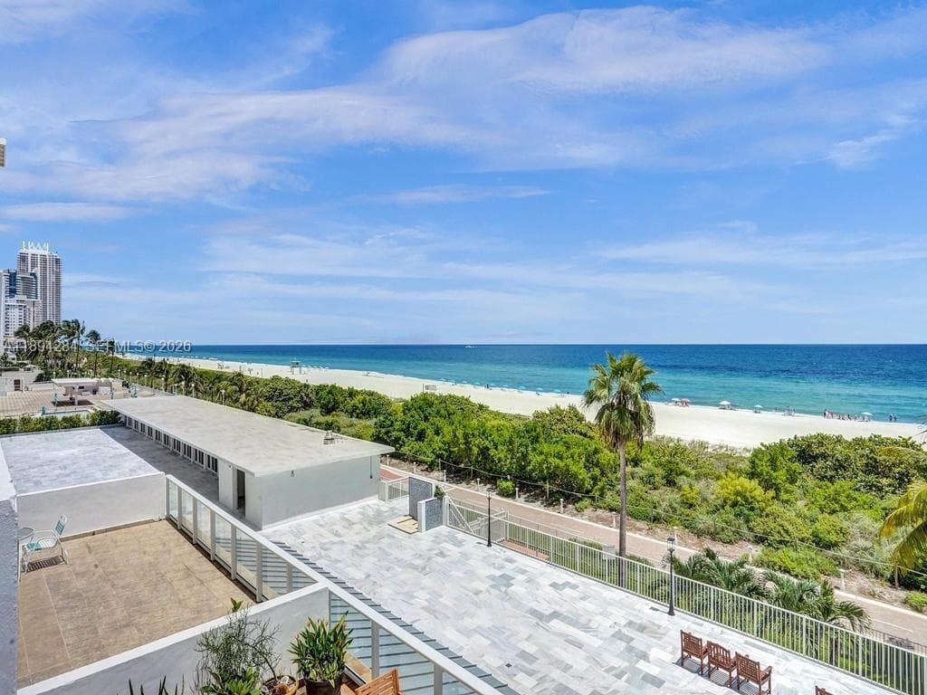 5601 Collins Ave 504 photo 4