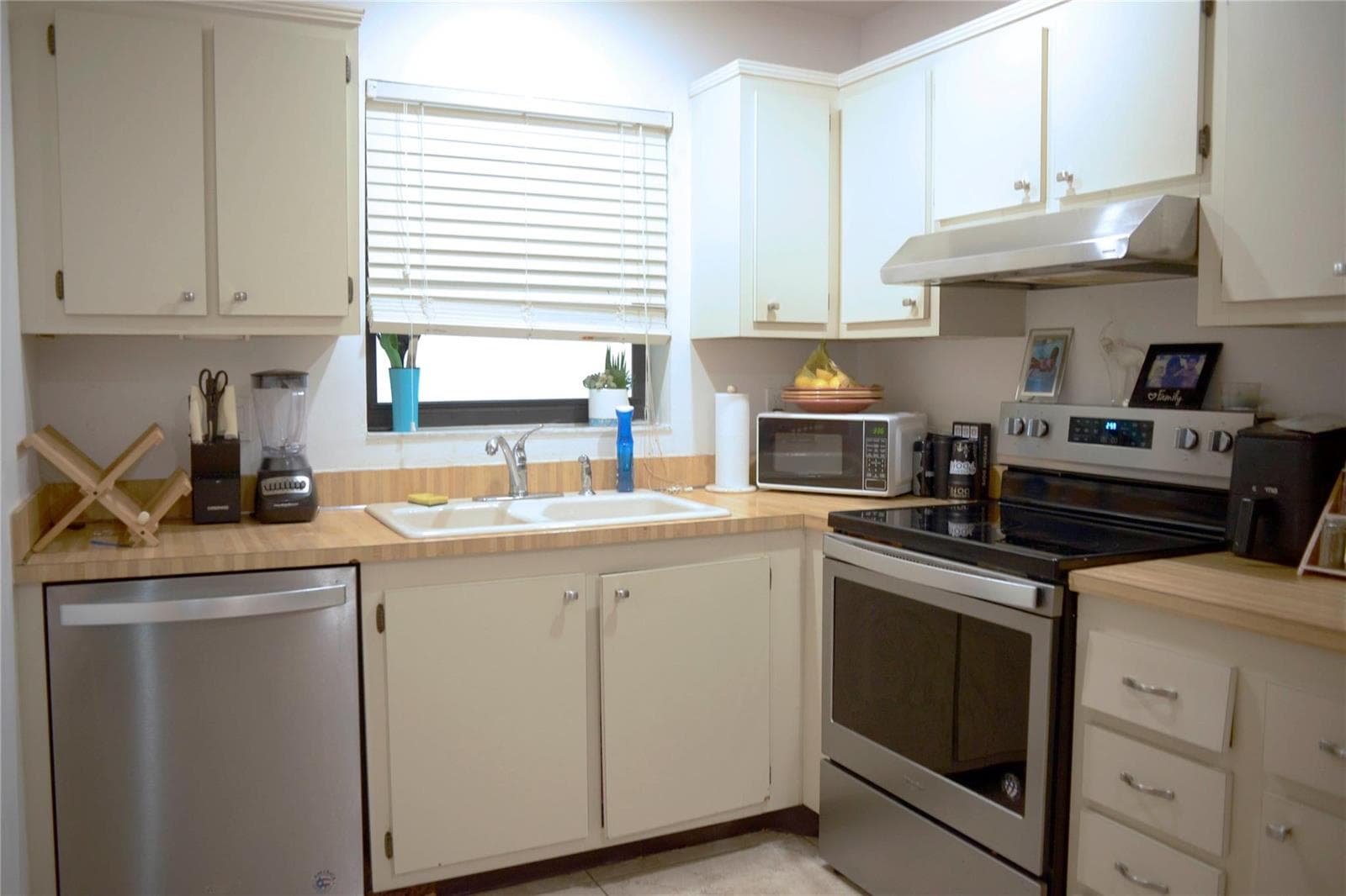 2161 W Woolbright Road M202 photo 7