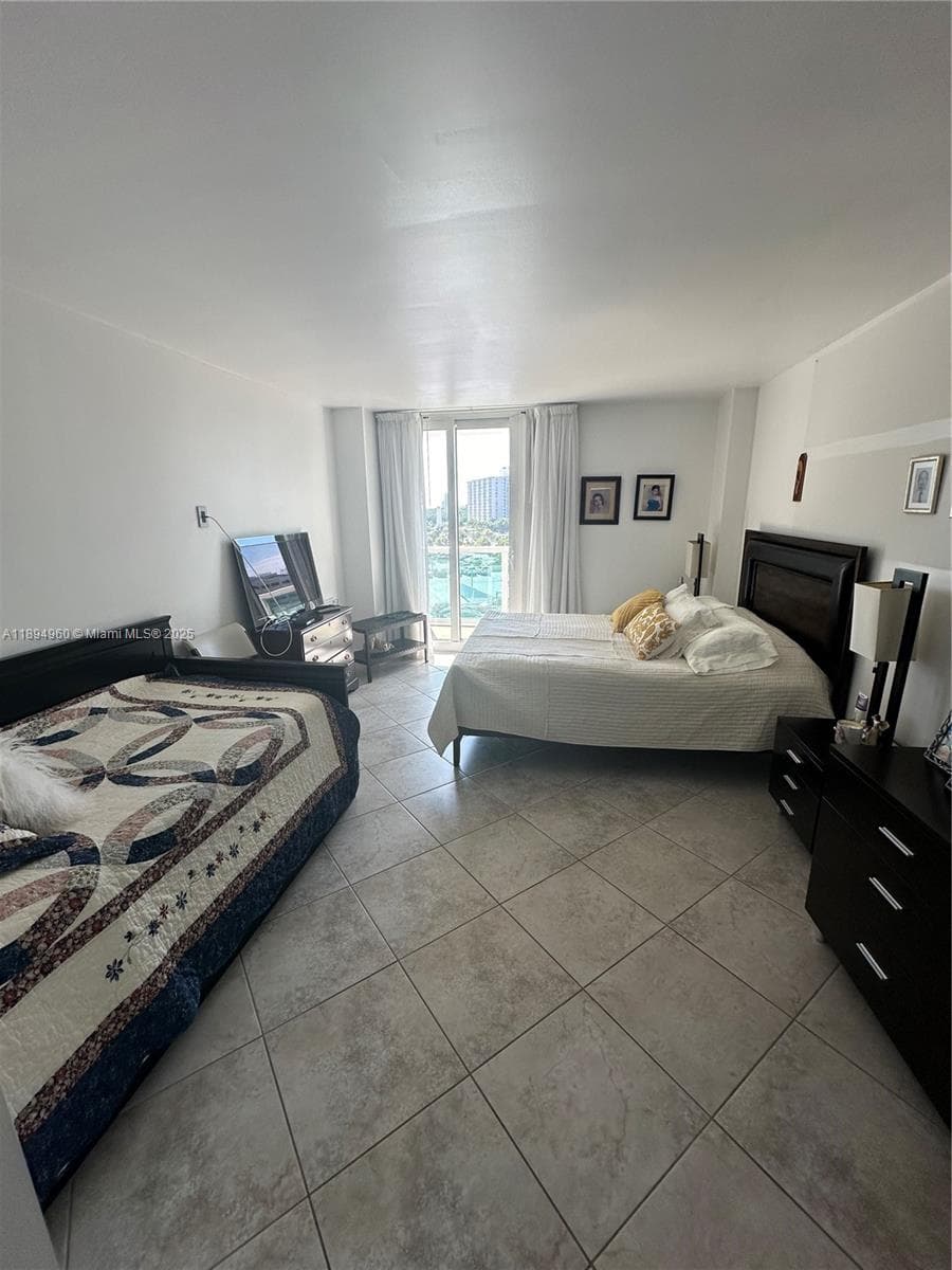 100 Bayview Dr 601 photo 13