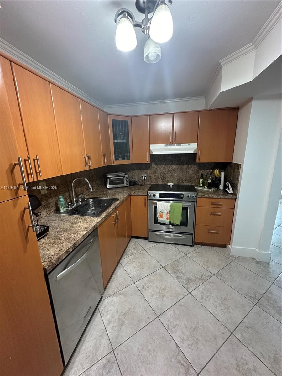 100 Bayview Dr 601 photo 7