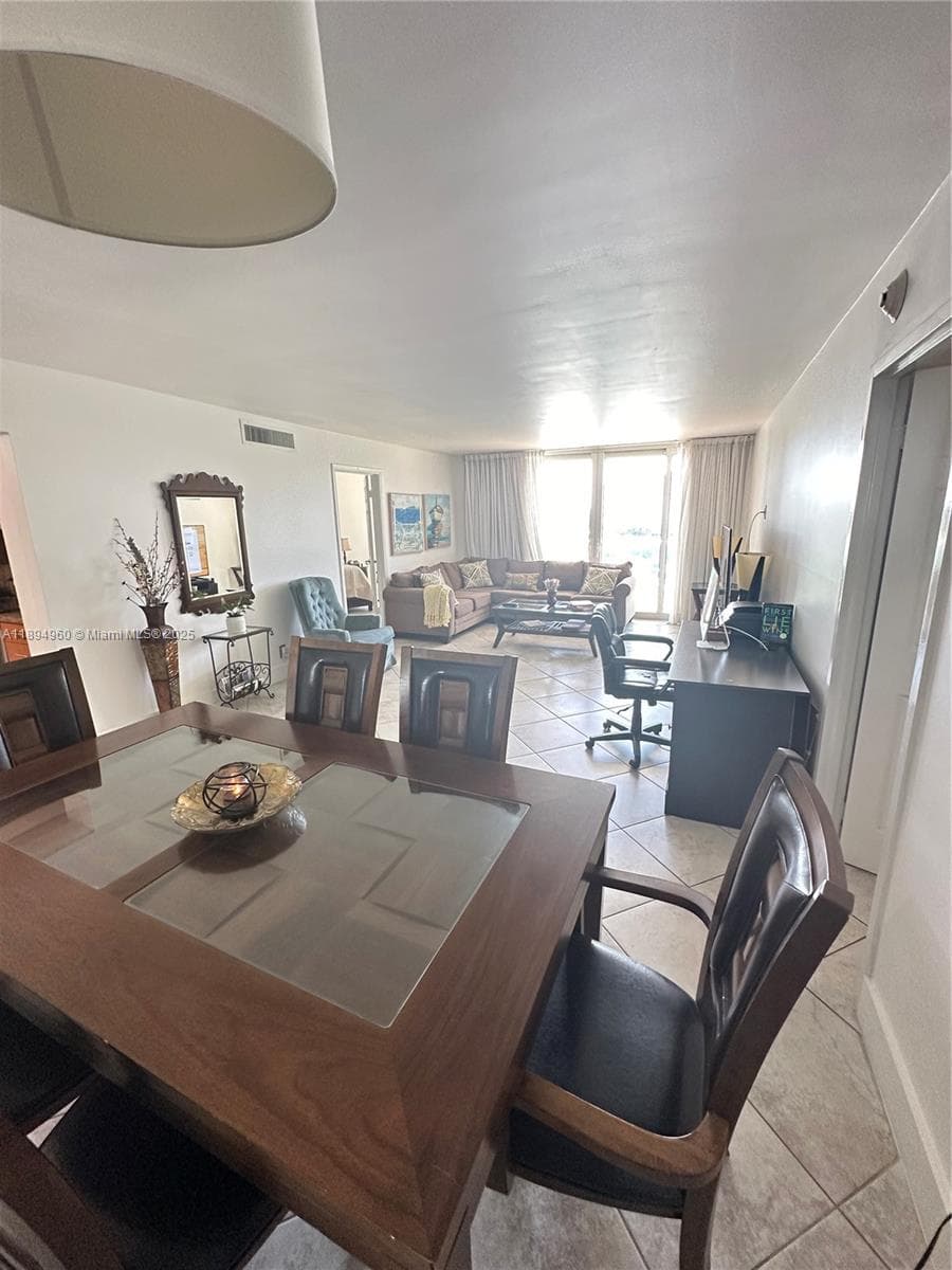 100 Bayview Dr 601 photo 3