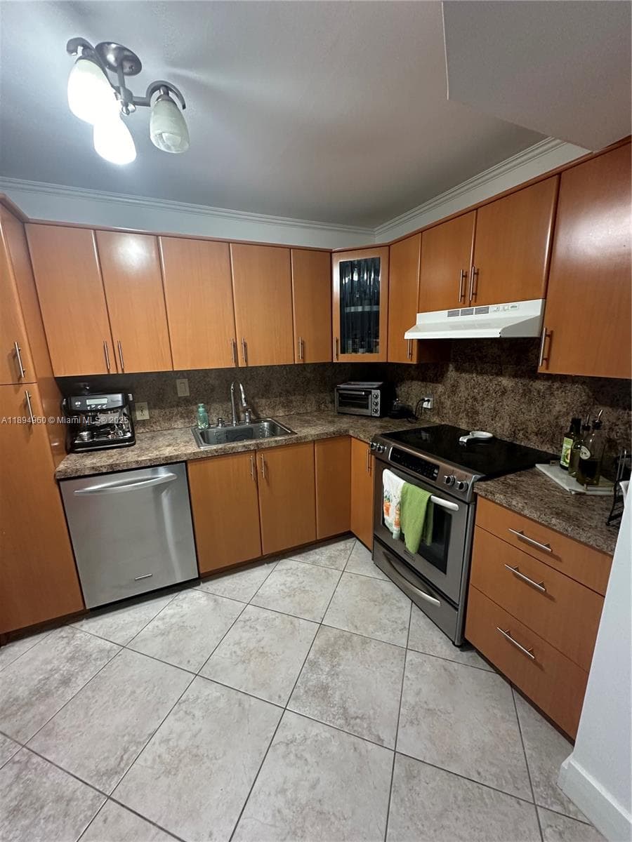 100 Bayview Dr 601 photo 5