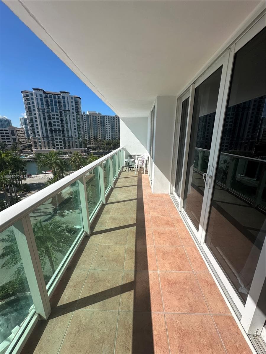 100 Bayview Dr 601 photo 20