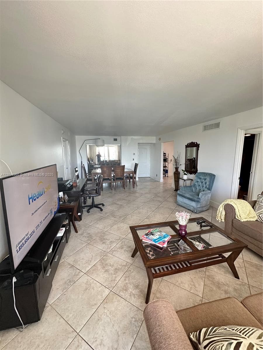 100 Bayview Dr 601 photo 4