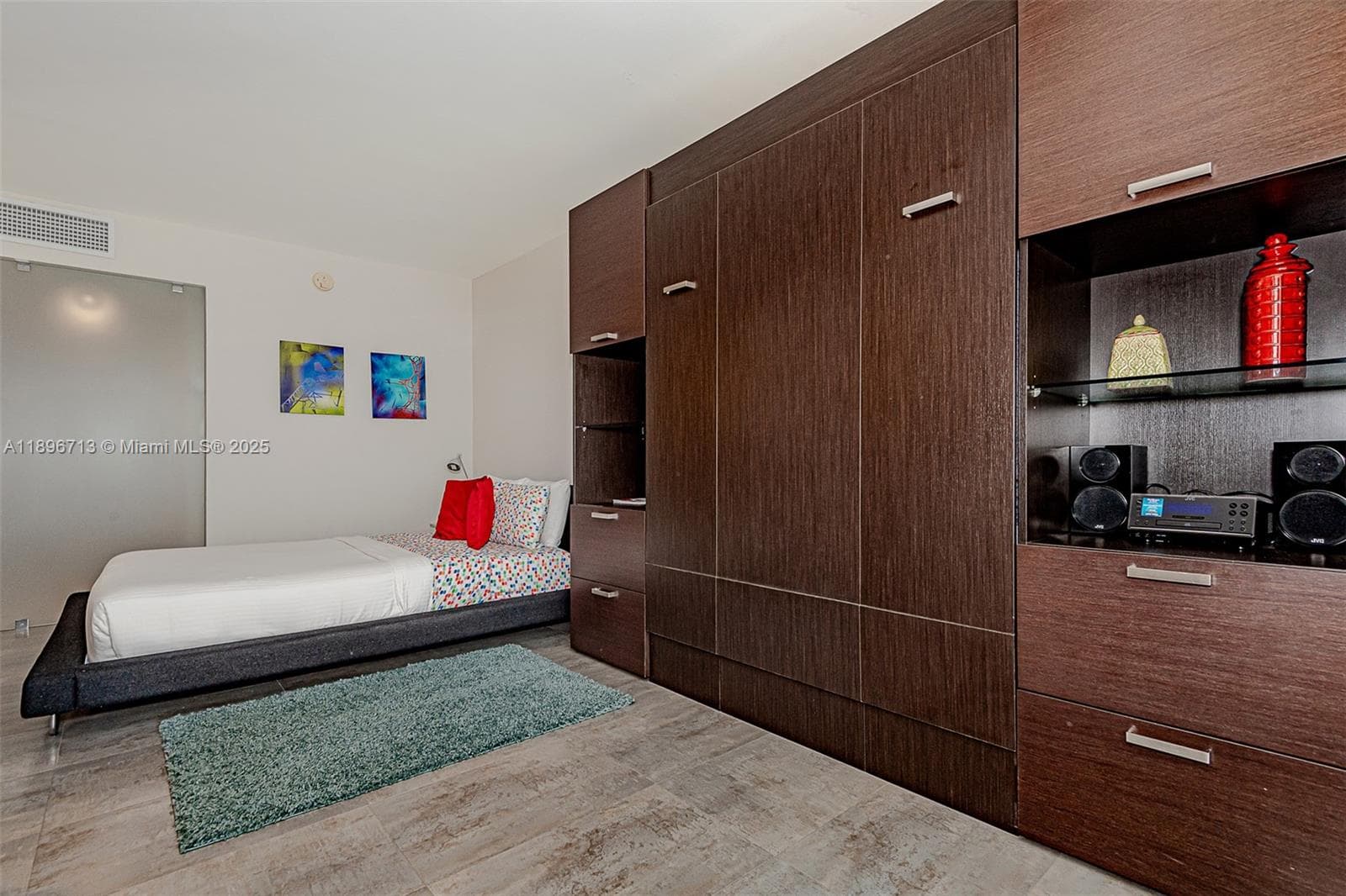 2301 Collins Ave 723 photo 13