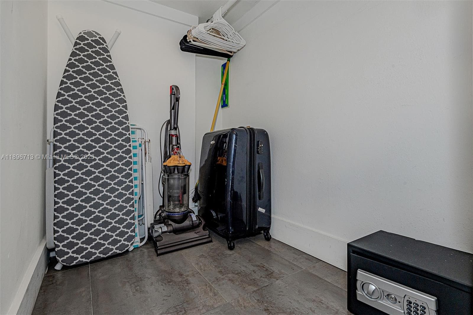 2301 Collins Ave 723 photo 24