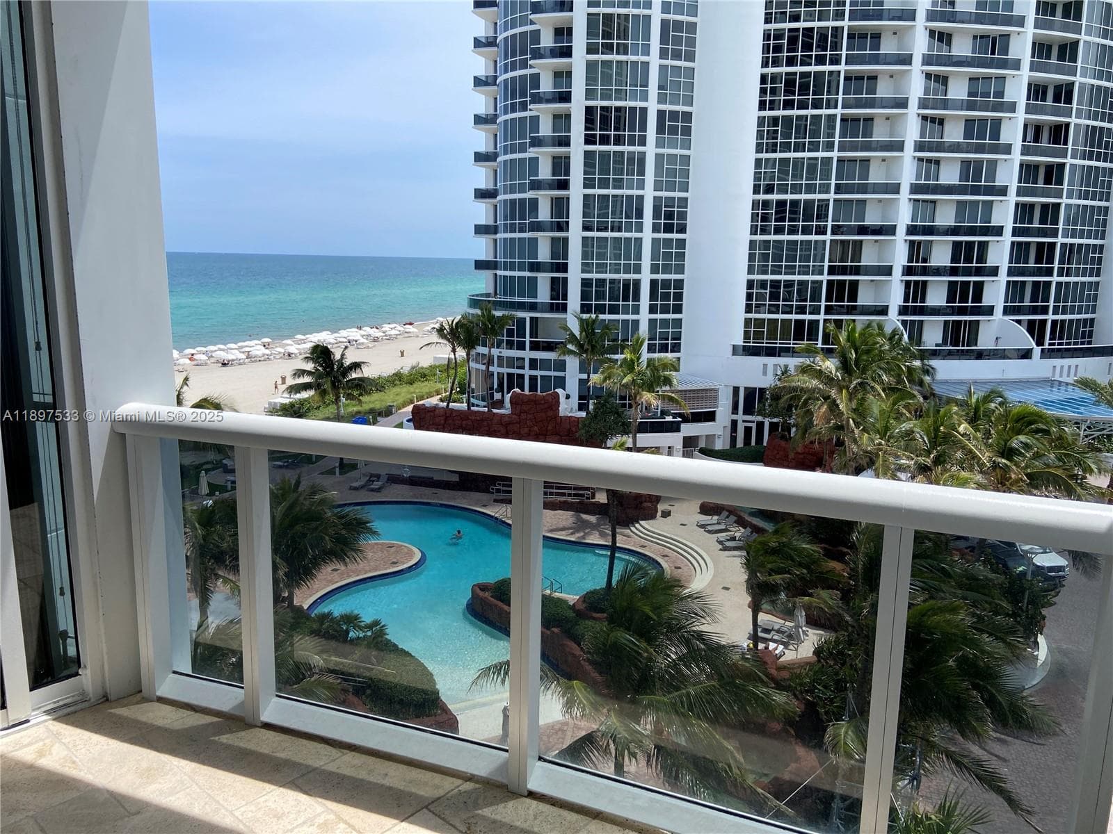 18201 Collins Ave 708 photo 6