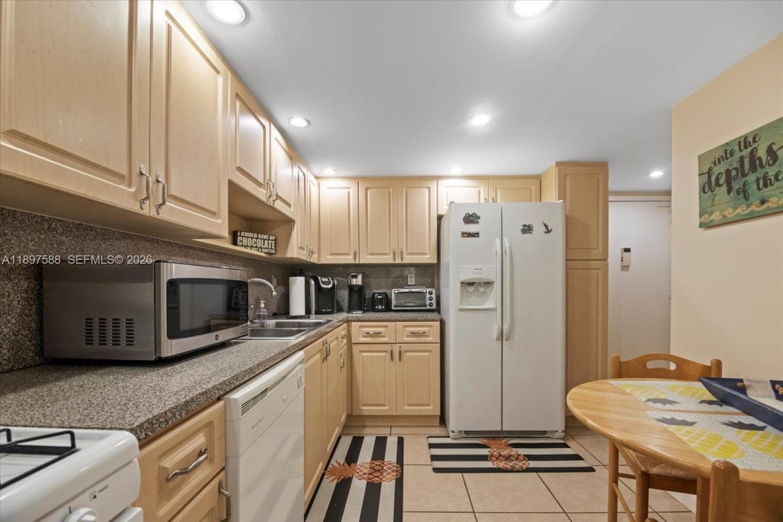 3140 S Ocean Dr 207 photo 2