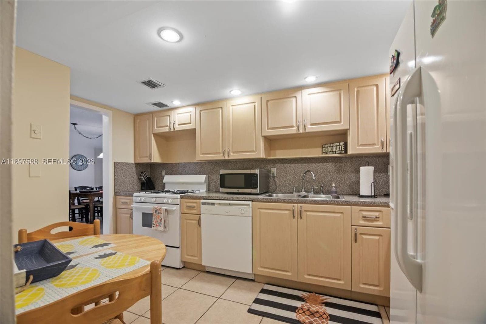3140 S Ocean Dr 207 photo 4