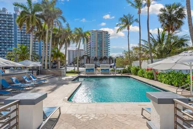 2670 E Sunrise Boulevard 318 photo 16