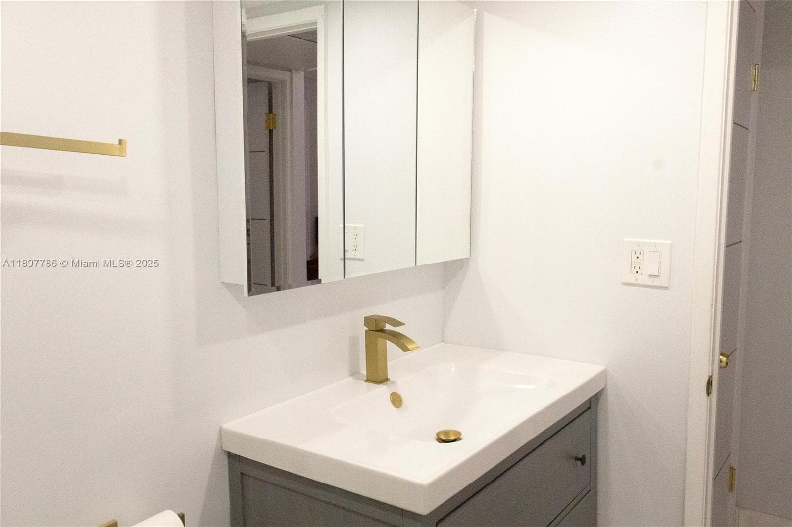 5005 Collins Ave 1523 photo 5