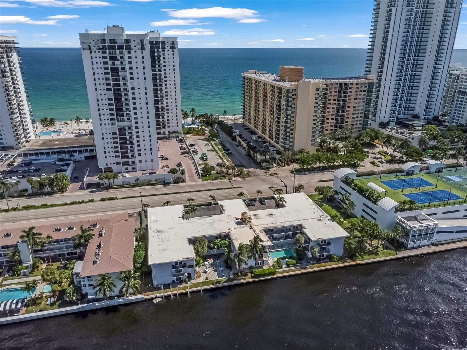 2600 S Ocean Drive 308 photo 3