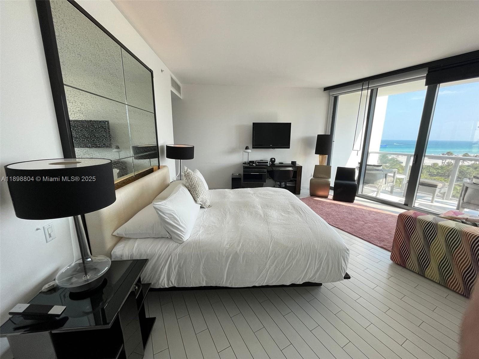2201 Collins Ave 626 photo 2